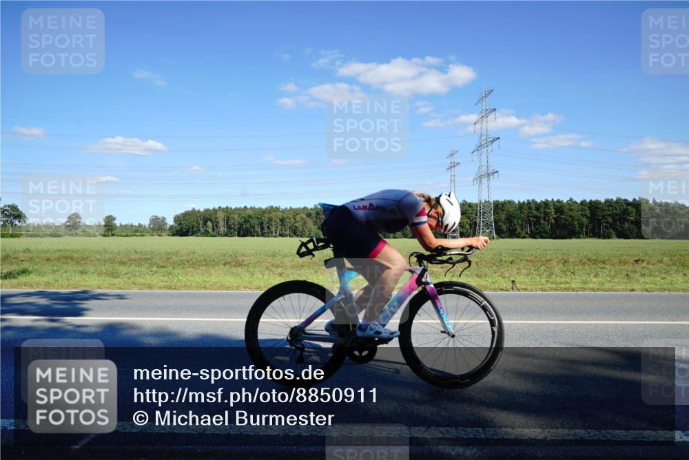 07.09.2025 - 19. Norderstedt Triathlon Michael Burmester http://msf.ph/oto/8850911 07.09.2025 15:36:42 Radfahren 1532 meine-sportfotos.de
