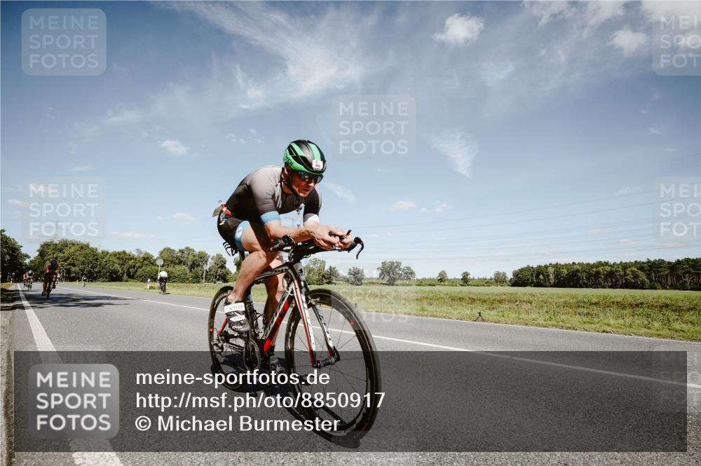 07.09.2025 - 19. Norderstedt Triathlon Michael Burmester http://msf.ph/oto/8850917 07.09.2025 14:19:40 Radfahren 959, 960, 990, 992 meine-sportfotos.de