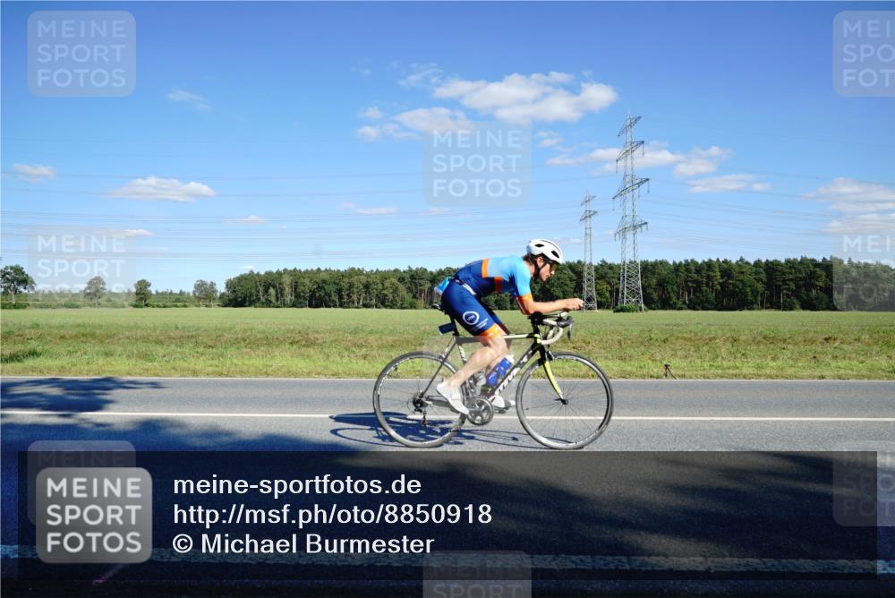07.09.2025 - 19. Norderstedt Triathlon Michael Burmester http://msf.ph/oto/8850918 07.09.2025 15:36:47 Radfahren 425, 1453 meine-sportfotos.de