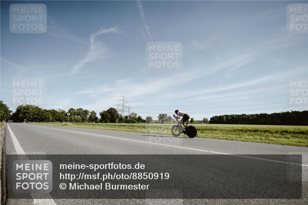 07.09.2025 - 19. Norderstedt Triathlon Michael Burmester http://msf.ph/oto/8850919 07.09.2025 11:13:19 Radfahren 1158 meine-sportfotos.de