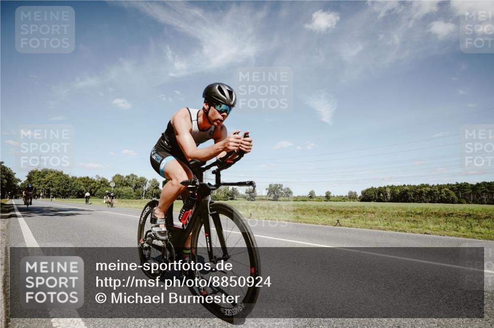 07.09.2025 - 19. Norderstedt Triathlon Michael Burmester http://msf.ph/oto/8850924 07.09.2025 14:19:41 Radfahren 959, 960, 961, 990, 992 meine-sportfotos.de
