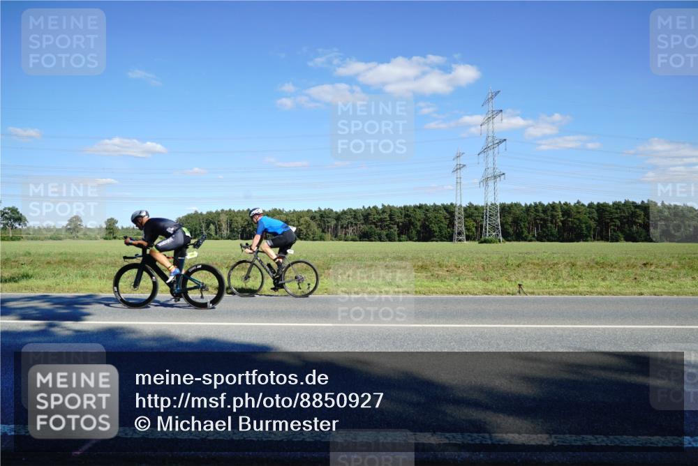 07.09.2025 - 19. Norderstedt Triathlon Michael Burmester http://msf.ph/oto/8850927 07.09.2025 15:36:51 Radfahren 458, 1453 meine-sportfotos.de