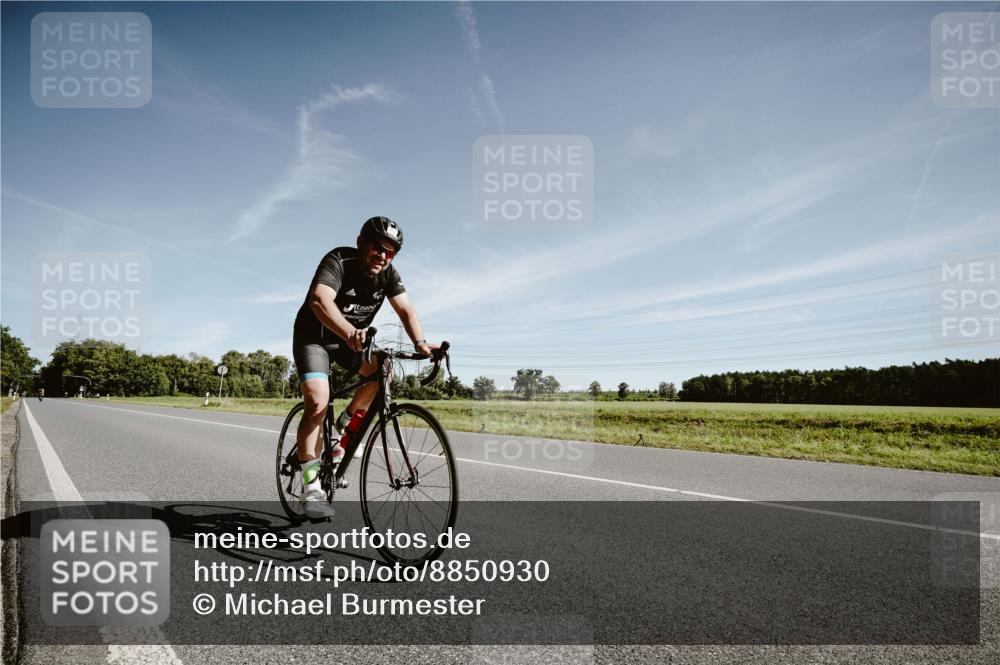 07.09.2025 - 19. Norderstedt Triathlon Michael Burmester http://msf.ph/oto/8850930 07.09.2025 11:13:34 Radfahren 796, 806 meine-sportfotos.de