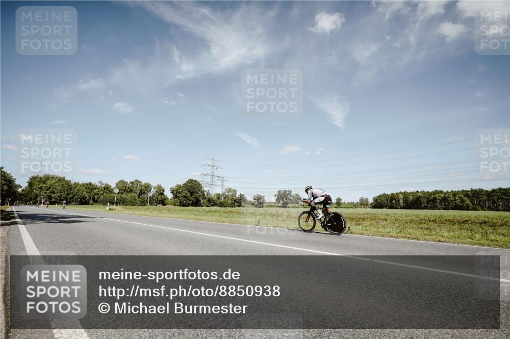 07.09.2025 - 19. Norderstedt Triathlon Michael Burmester http://msf.ph/oto/8850938 07.09.2025 14:19:48 Radfahren  meine-sportfotos.de