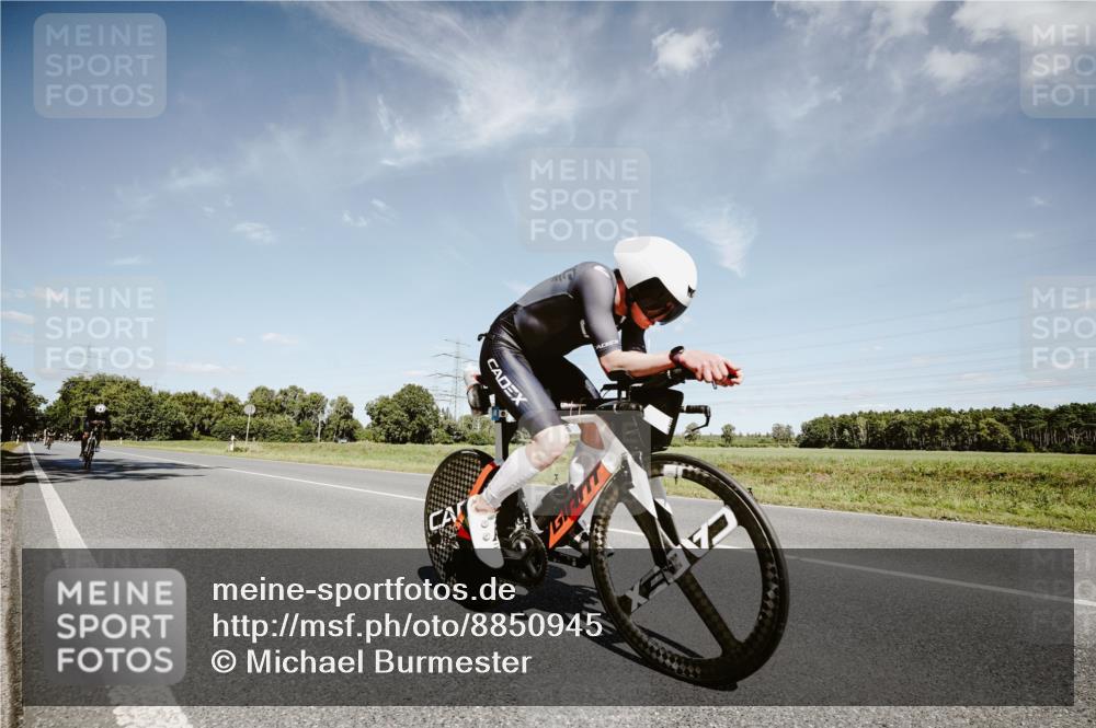 07.09.2025 - 19. Norderstedt Triathlon Michael Burmester http://msf.ph/oto/8850945 07.09.2025 14:19:59 Radfahren 876, 1457, 1468 meine-sportfotos.de