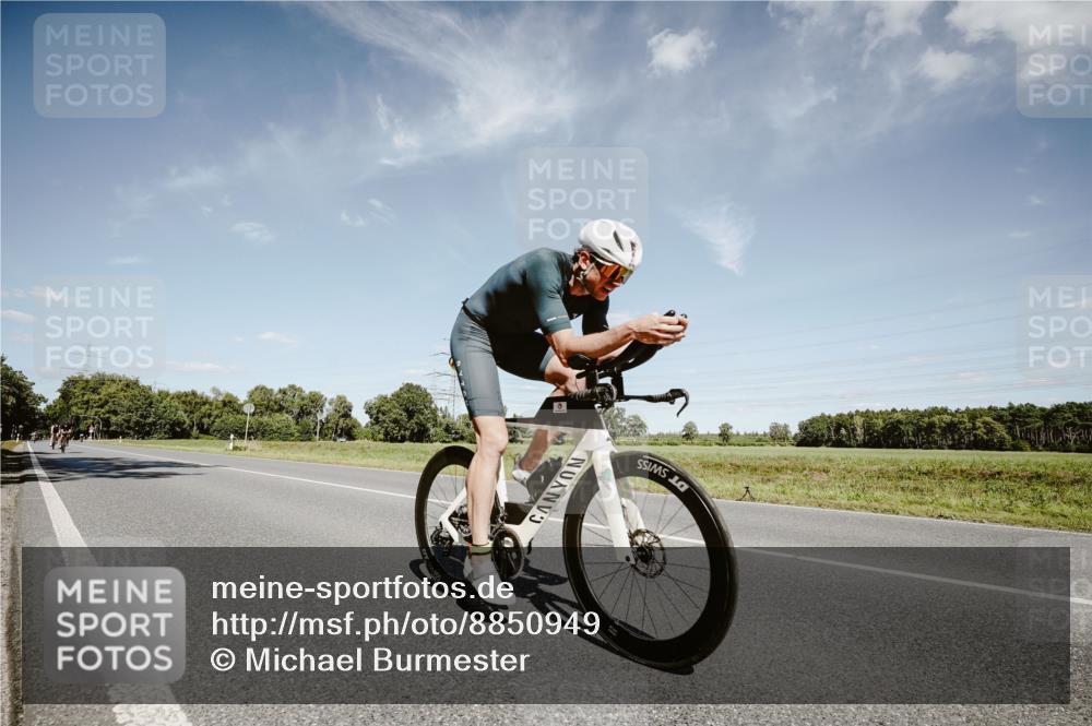 07.09.2025 - 19. Norderstedt Triathlon Michael Burmester http://msf.ph/oto/8850949 07.09.2025 14:20:00 Radfahren 876, 989, 1457, 1468 meine-sportfotos.de