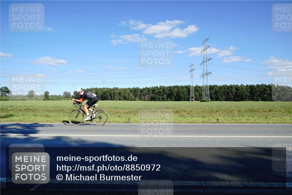 07.09.2025 - 19. Norderstedt Triathlon Michael Burmester http://msf.ph/oto/8850972 07.09.2025 15:37:19 Radfahren  meine-sportfotos.de