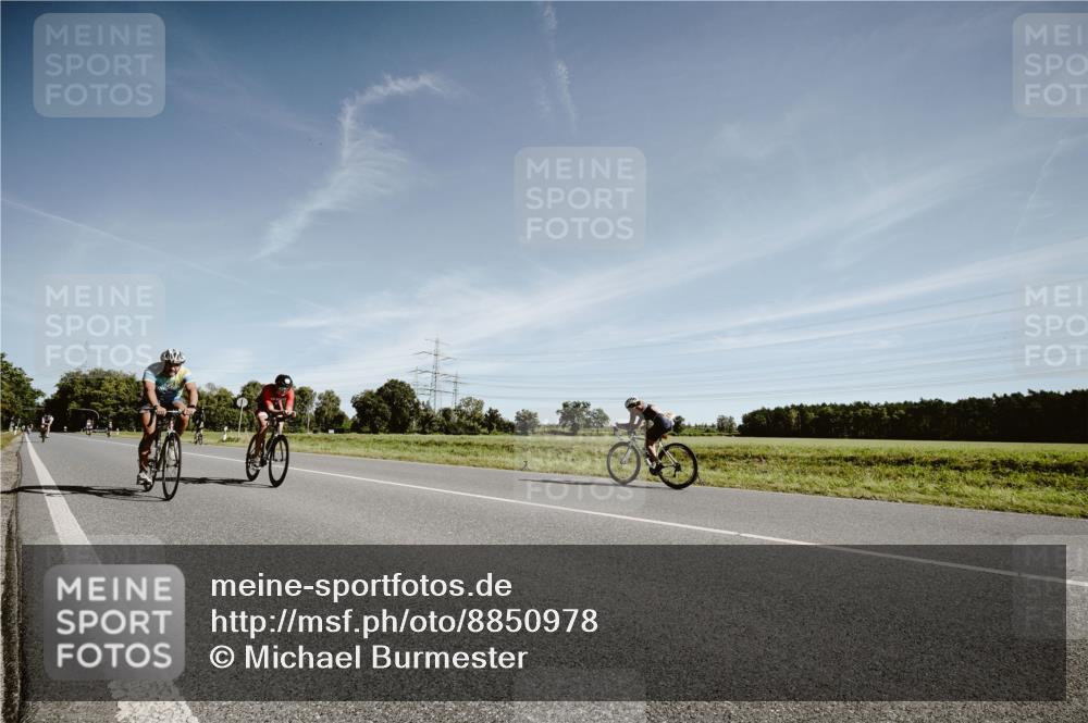 07.09.2025 - 19. Norderstedt Triathlon Michael Burmester http://msf.ph/oto/8850978 07.09.2025 11:14:16 Radfahren 231, 760, 1335 meine-sportfotos.de