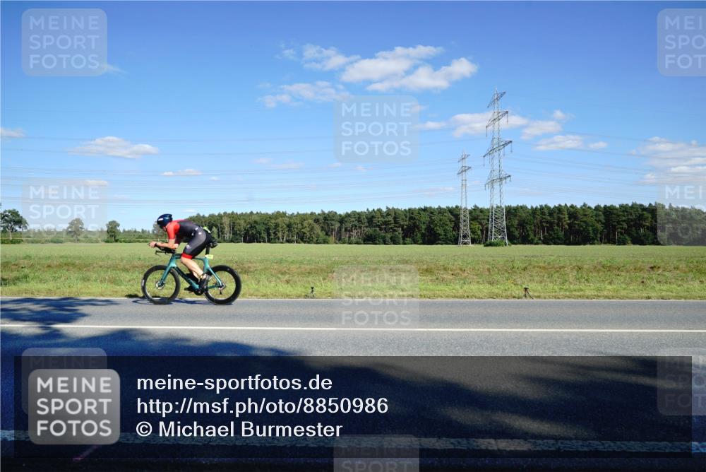 07.09.2025 - 19. Norderstedt Triathlon Michael Burmester http://msf.ph/oto/8850986 07.09.2025 15:37:29 Radfahren 405, 1415 meine-sportfotos.de