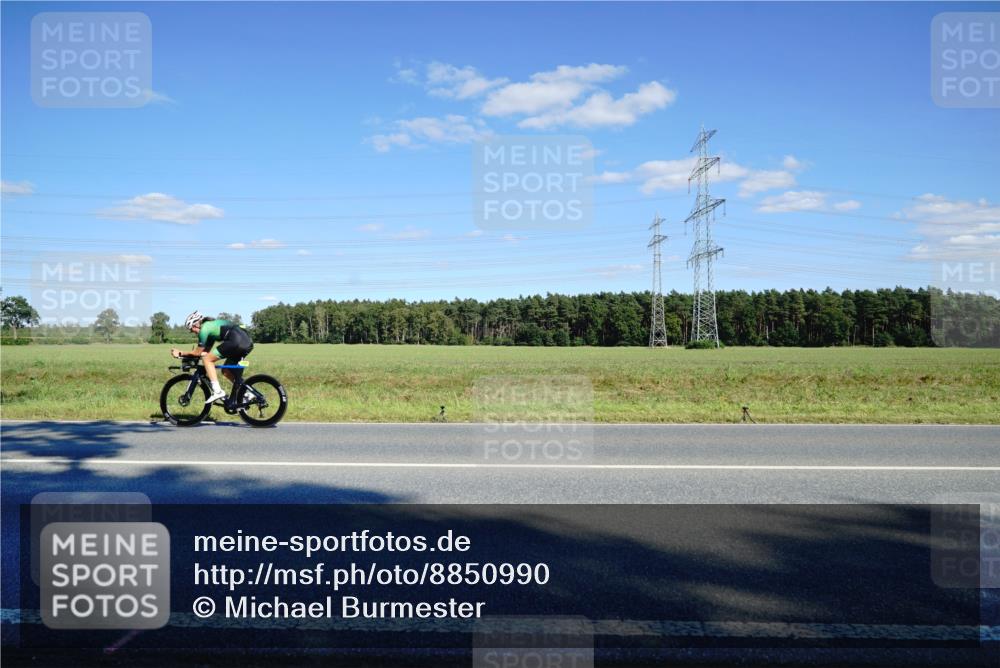 07.09.2025 - 19. Norderstedt Triathlon Michael Burmester http://msf.ph/oto/8850990 07.09.2025 15:37:31 Radfahren 1405, 1415, 1476 meine-sportfotos.de