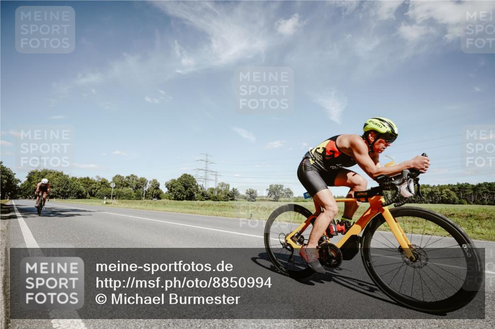07.09.2025 - 19. Norderstedt Triathlon Michael Burmester http://msf.ph/oto/8850994 07.09.2025 14:20:21 Radfahren 896, 976, 987, 1434 meine-sportfotos.de