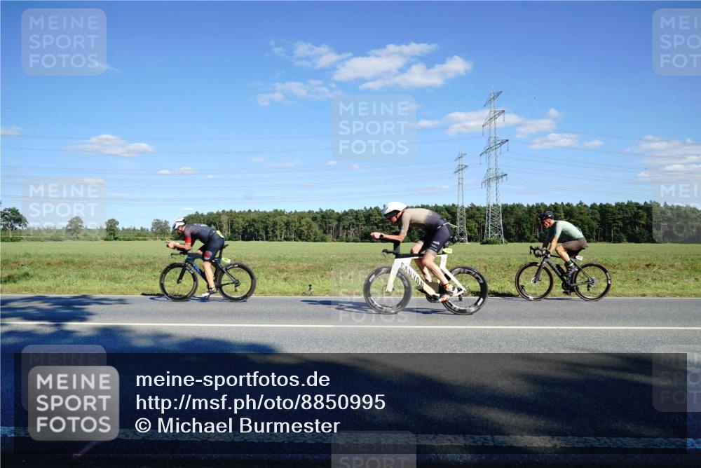 07.09.2025 - 19. Norderstedt Triathlon Michael Burmester http://msf.ph/oto/8850995 07.09.2025 15:37:38 Radfahren 894 meine-sportfotos.de