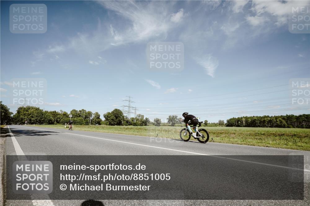 07.09.2025 - 19. Norderstedt Triathlon Michael Burmester http://msf.ph/oto/8851005 07.09.2025 14:20:27 Radfahren  meine-sportfotos.de