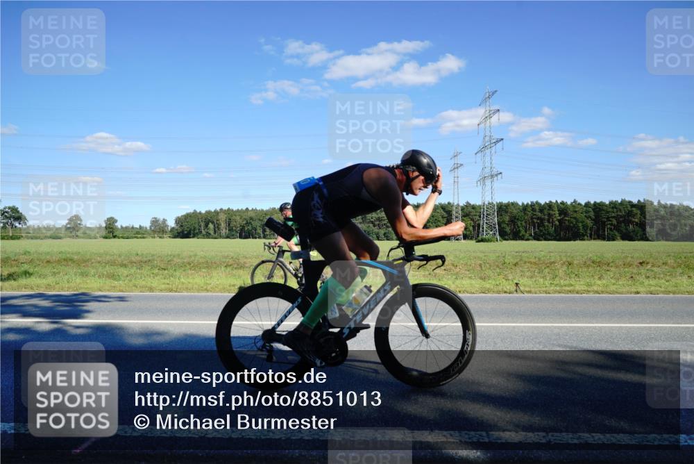 07.09.2025 - 19. Norderstedt Triathlon Michael Burmester http://msf.ph/oto/8851013 07.09.2025 15:37:46 Radfahren 910, 1509 meine-sportfotos.de