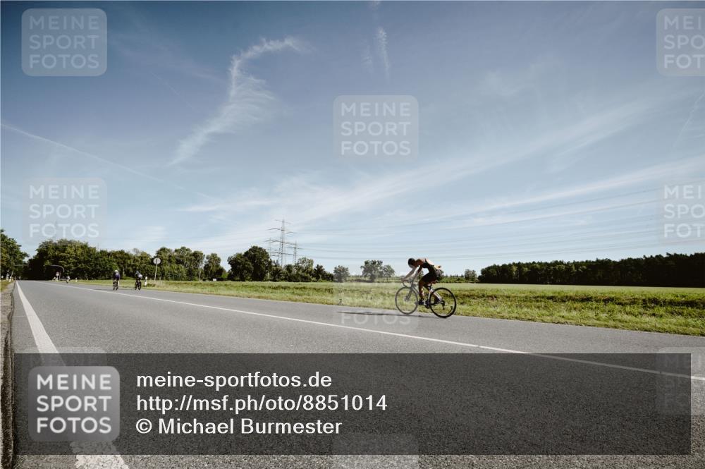 07.09.2025 - 19. Norderstedt Triathlon Michael Burmester http://msf.ph/oto/8851014 07.09.2025 11:14:50 Radfahren  meine-sportfotos.de