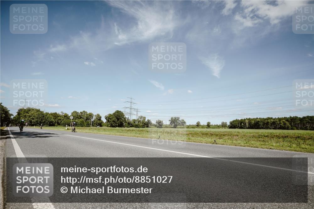 07.09.2025 - 19. Norderstedt Triathlon Michael Burmester http://msf.ph/oto/8851027 07.09.2025 14:20:49 Radfahren 1016 meine-sportfotos.de