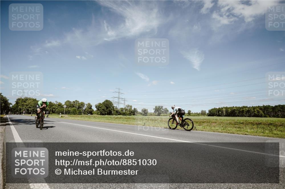 07.09.2025 - 19. Norderstedt Triathlon Michael Burmester http://msf.ph/oto/8851030 07.09.2025 14:20:51 Radfahren 1016 meine-sportfotos.de