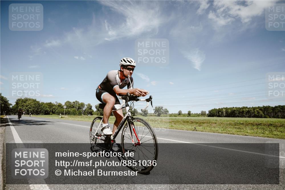 07.09.2025 - 19. Norderstedt Triathlon Michael Burmester http://msf.ph/oto/8851036 07.09.2025 14:20:58 Radfahren 991, 1007 meine-sportfotos.de