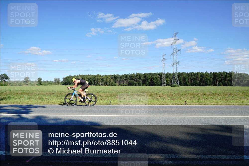 07.09.2025 - 19. Norderstedt Triathlon Michael Burmester http://msf.ph/oto/8851044 07.09.2025 15:38:03 Radfahren 390 meine-sportfotos.de