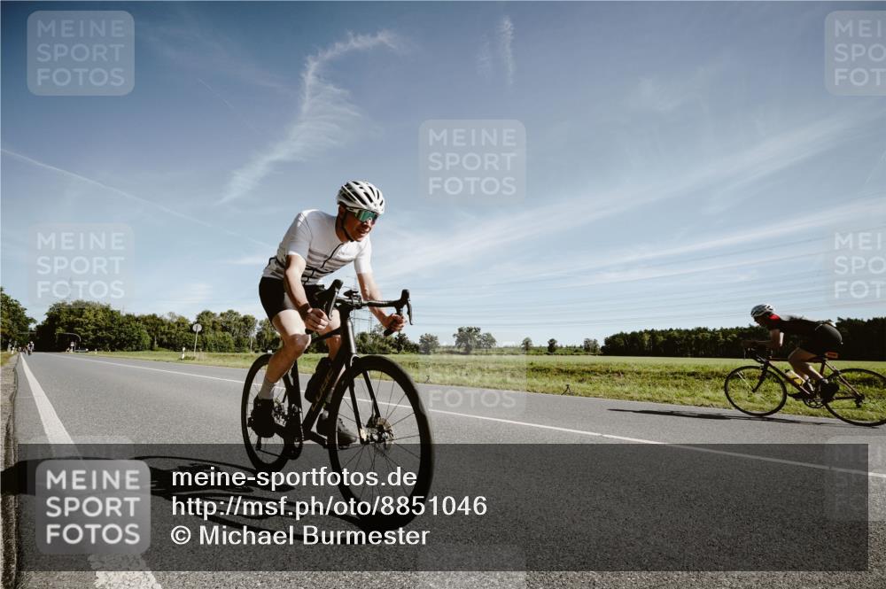 07.09.2025 - 19. Norderstedt Triathlon Michael Burmester http://msf.ph/oto/8851046 07.09.2025 11:15:27 Radfahren 300 meine-sportfotos.de