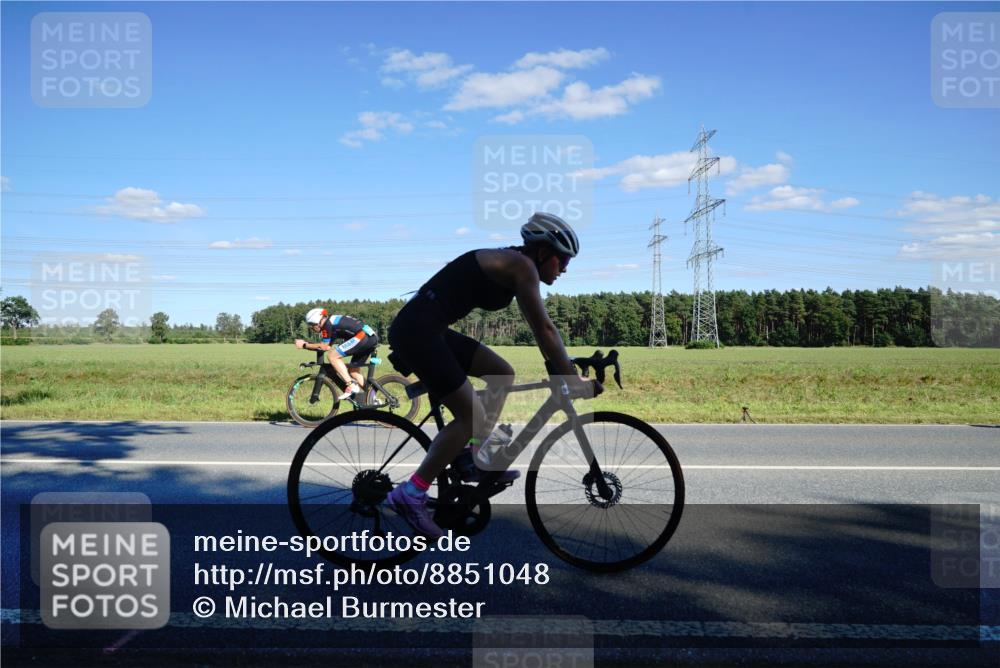 07.09.2025 - 19. Norderstedt Triathlon Michael Burmester http://msf.ph/oto/8851048 07.09.2025 15:38:08 Radfahren 940 meine-sportfotos.de