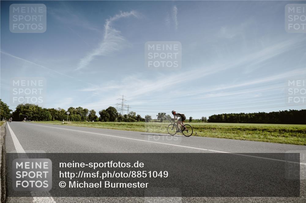 07.09.2025 - 19. Norderstedt Triathlon Michael Burmester http://msf.ph/oto/8851049 07.09.2025 11:15:27 Radfahren 300 meine-sportfotos.de