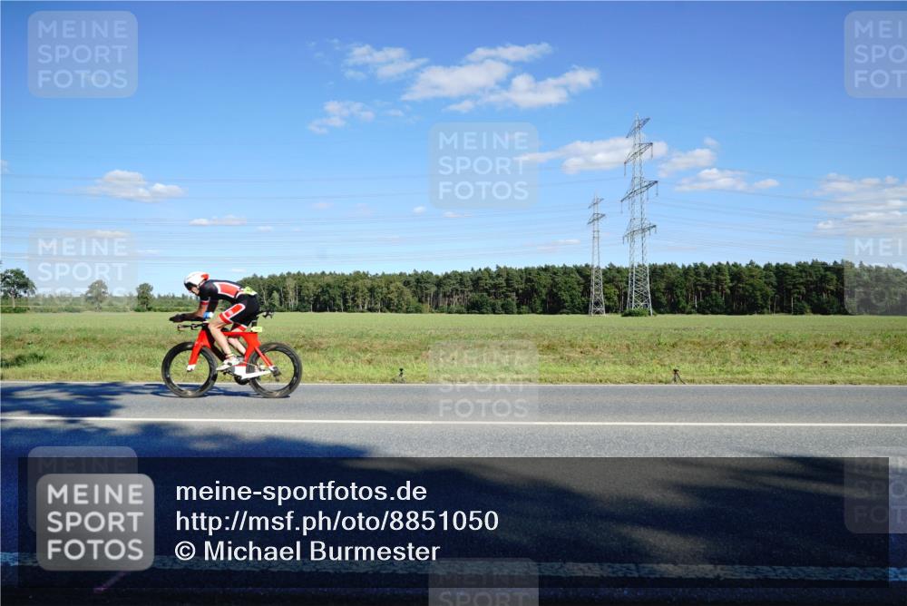 07.09.2025 - 19. Norderstedt Triathlon Michael Burmester http://msf.ph/oto/8851050 07.09.2025 15:38:09 Radfahren 940 meine-sportfotos.de