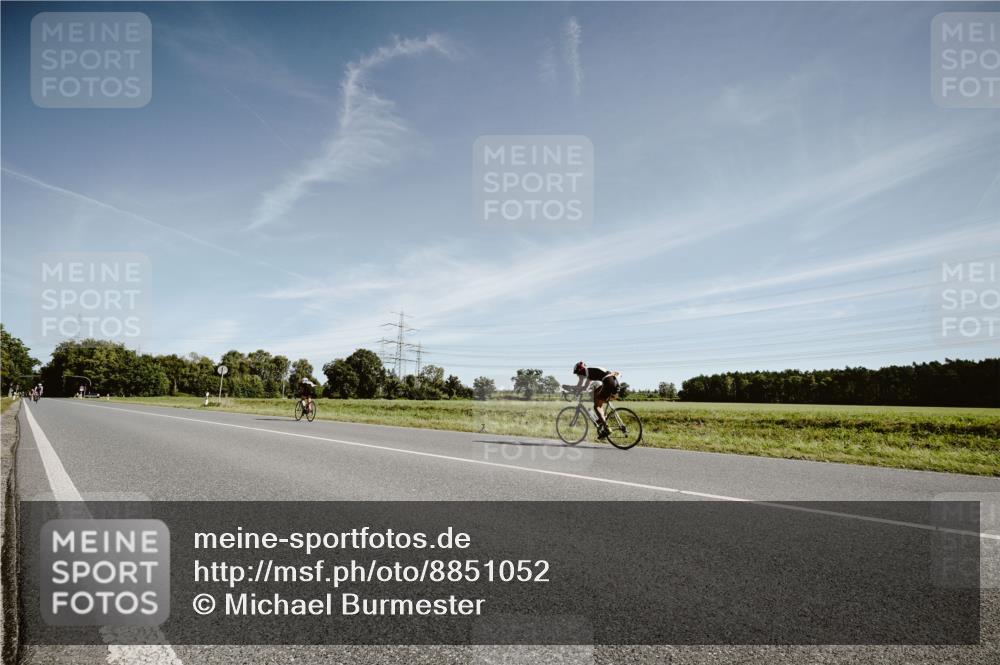 07.09.2025 - 19. Norderstedt Triathlon Michael Burmester http://msf.ph/oto/8851052 07.09.2025 11:15:28 Radfahren 300 meine-sportfotos.de