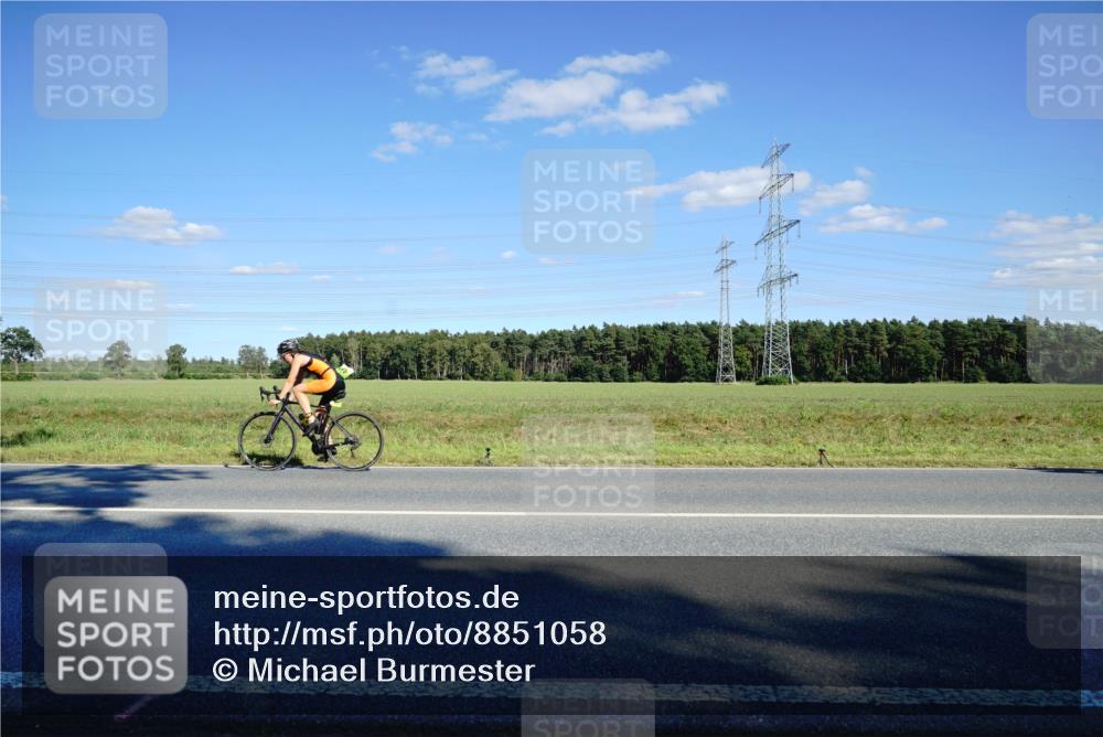 07.09.2025 - 19. Norderstedt Triathlon Michael Burmester http://msf.ph/oto/8851058 07.09.2025 15:38:12 Radfahren 940 meine-sportfotos.de