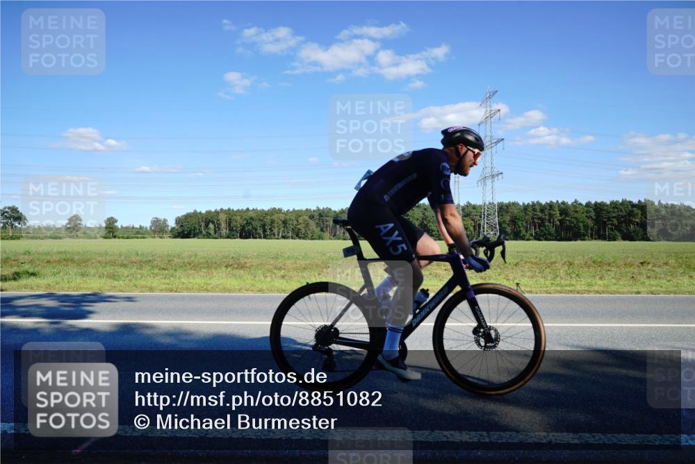 07.09.2025 - 19. Norderstedt Triathlon Michael Burmester http://msf.ph/oto/8851082 07.09.2025 15:38:40 Radfahren 408, 938 meine-sportfotos.de