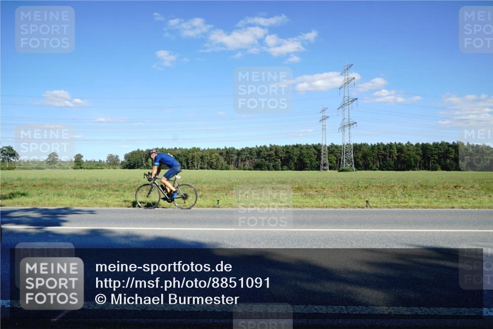 07.09.2025 - 19. Norderstedt Triathlon Michael Burmester http://msf.ph/oto/8851091 07.09.2025 15:38:45 Radfahren 402, 408, 882, 1442 meine-sportfotos.de