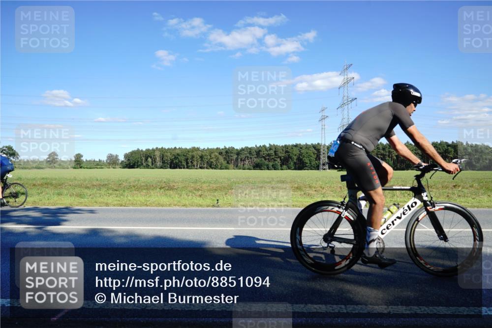 07.09.2025 - 19. Norderstedt Triathlon Michael Burmester http://msf.ph/oto/8851094 07.09.2025 15:38:46 Radfahren 402, 504, 882, 1442 meine-sportfotos.de