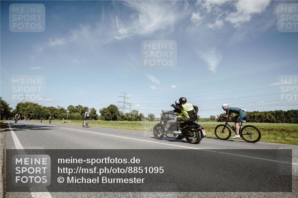 07.09.2025 - 19. Norderstedt Triathlon Michael Burmester http://msf.ph/oto/8851095 07.09.2025 14:21:46 Radfahren 872 meine-sportfotos.de