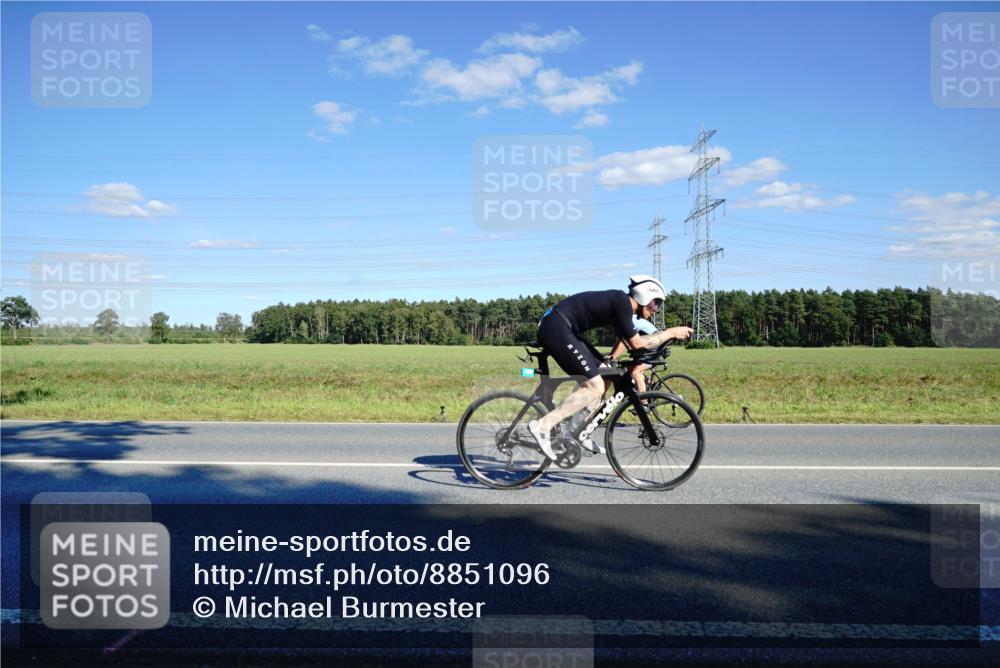 07.09.2025 - 19. Norderstedt Triathlon Michael Burmester http://msf.ph/oto/8851096 07.09.2025 15:38:48 Radfahren 402, 504, 882, 1432, 1442, 1454 meine-sportfotos.de