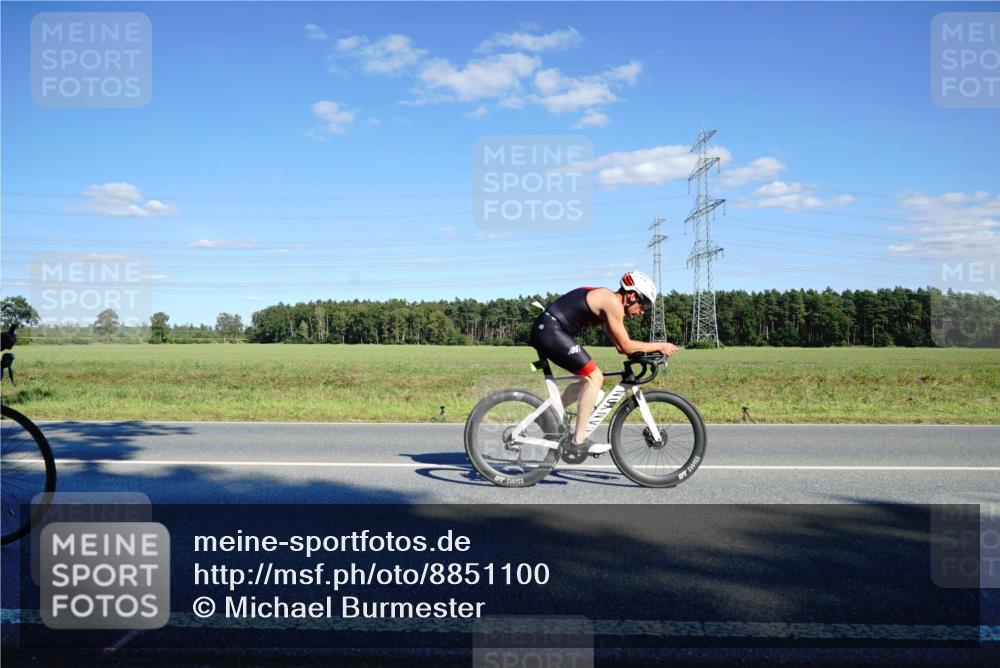 07.09.2025 - 19. Norderstedt Triathlon Michael Burmester http://msf.ph/oto/8851100 07.09.2025 15:38:49 Radfahren 402, 504, 1432, 1442, 1454 meine-sportfotos.de