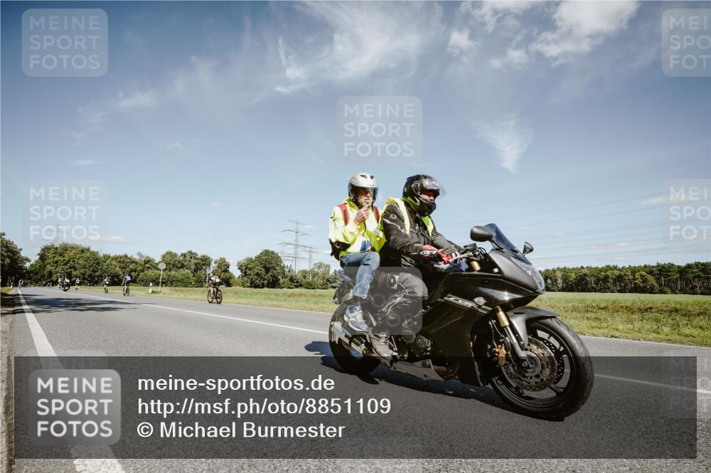 07.09.2025 - 19. Norderstedt Triathlon Michael Burmester http://msf.ph/oto/8851109 07.09.2025 14:21:52 Radfahren 872 meine-sportfotos.de