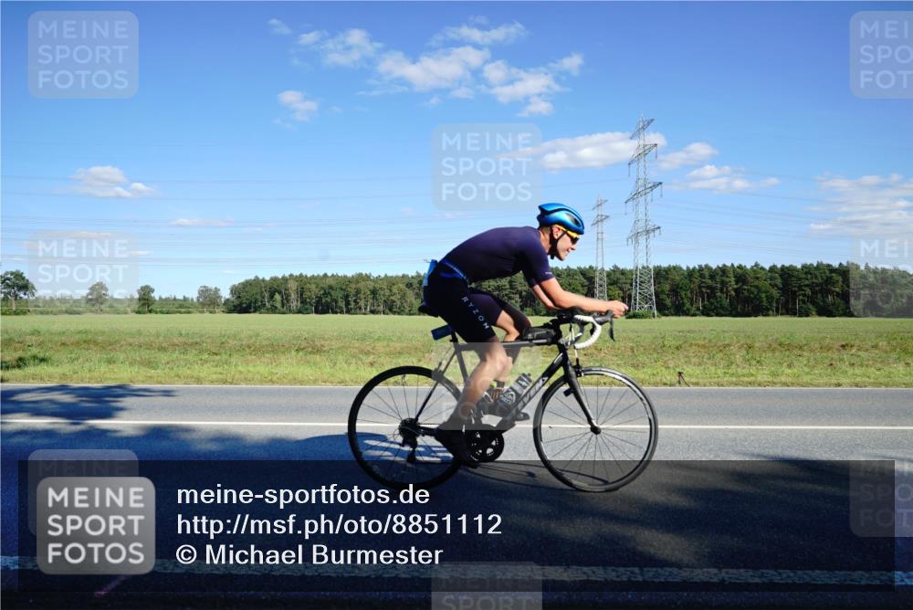 07.09.2025 - 19. Norderstedt Triathlon Michael Burmester http://msf.ph/oto/8851112 07.09.2025 15:38:55 Radfahren 447, 909 meine-sportfotos.de