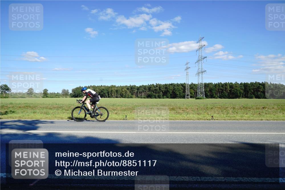 07.09.2025 - 19. Norderstedt Triathlon Michael Burmester http://msf.ph/oto/8851117 07.09.2025 15:39:01 Radfahren 1452 meine-sportfotos.de