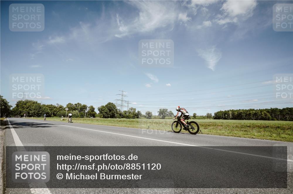 07.09.2025 - 19. Norderstedt Triathlon Michael Burmester http://msf.ph/oto/8851120 07.09.2025 14:22:05 Radfahren  meine-sportfotos.de