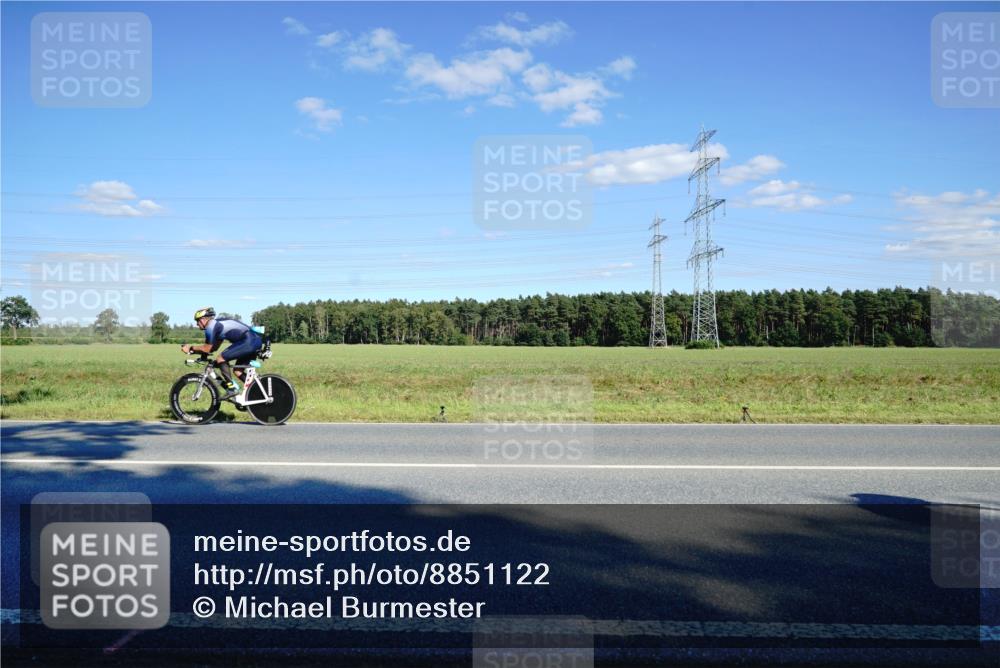 07.09.2025 - 19. Norderstedt Triathlon Michael Burmester http://msf.ph/oto/8851122 07.09.2025 15:39:03 Radfahren 1452 meine-sportfotos.de