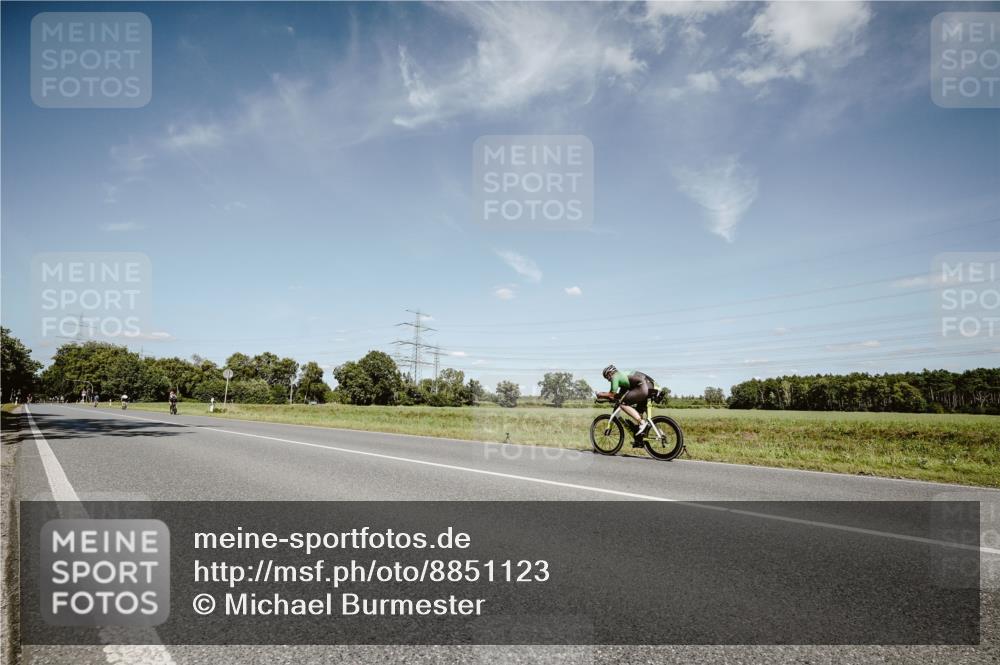 07.09.2025 - 19. Norderstedt Triathlon Michael Burmester http://msf.ph/oto/8851123 07.09.2025 14:22:08 Radfahren  meine-sportfotos.de