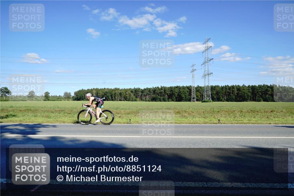 07.09.2025 - 19. Norderstedt Triathlon Michael Burmester http://msf.ph/oto/8851124 07.09.2025 15:39:04 Radfahren 1452 meine-sportfotos.de