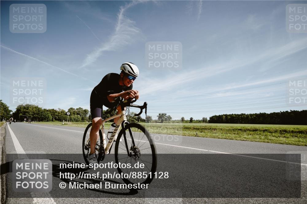 07.09.2025 - 19. Norderstedt Triathlon Michael Burmester http://msf.ph/oto/8851128 07.09.2025 11:16:53 Radfahren 1198 meine-sportfotos.de