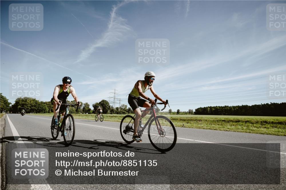 07.09.2025 - 19. Norderstedt Triathlon Michael Burmester http://msf.ph/oto/8851135 07.09.2025 11:16:58 Radfahren 196, 784 meine-sportfotos.de