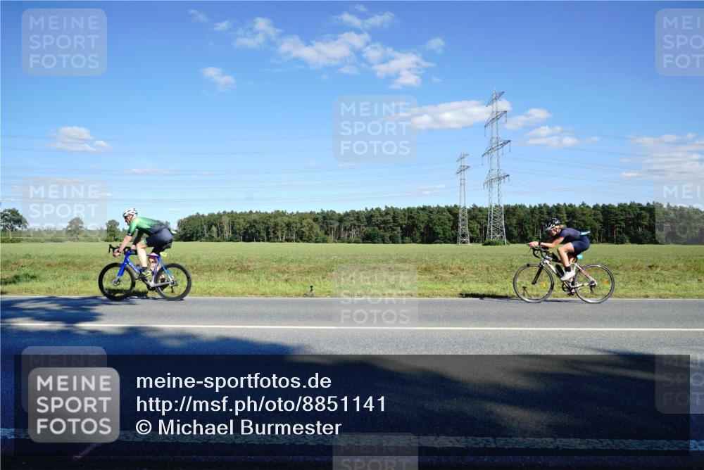 07.09.2025 - 19. Norderstedt Triathlon Michael Burmester http://msf.ph/oto/8851141 07.09.2025 15:39:11 Radfahren 397, 885, 918, 947 meine-sportfotos.de