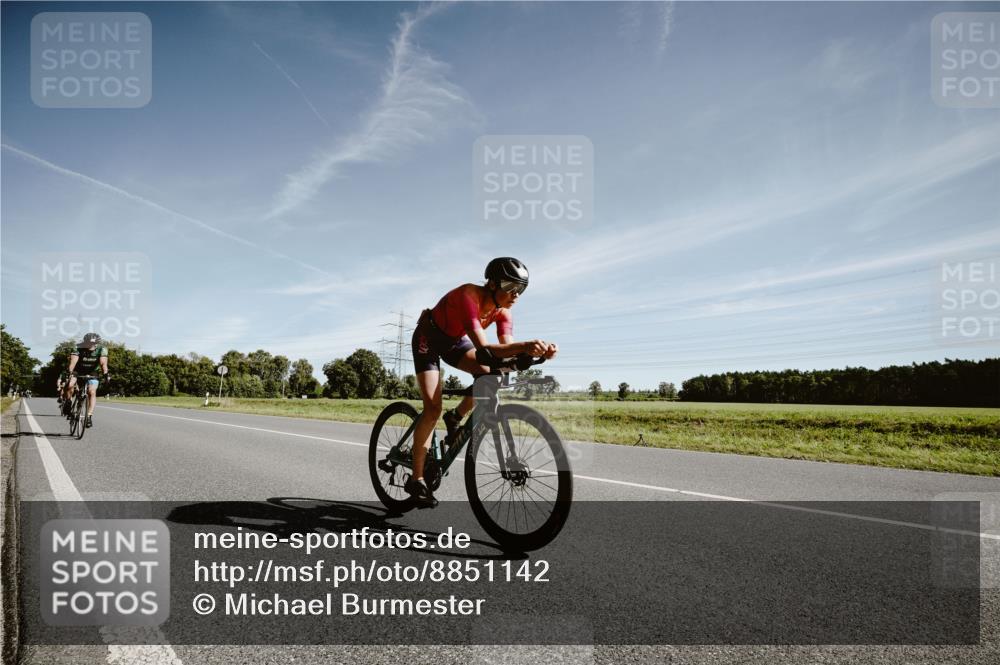 07.09.2025 - 19. Norderstedt Triathlon Michael Burmester http://msf.ph/oto/8851142 07.09.2025 11:17:08 Radfahren 152, 204, 1173 meine-sportfotos.de