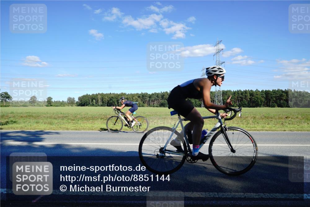 07.09.2025 - 19. Norderstedt Triathlon Michael Burmester http://msf.ph/oto/8851144 07.09.2025 15:39:12 Radfahren 397, 522, 885, 918, 947 meine-sportfotos.de