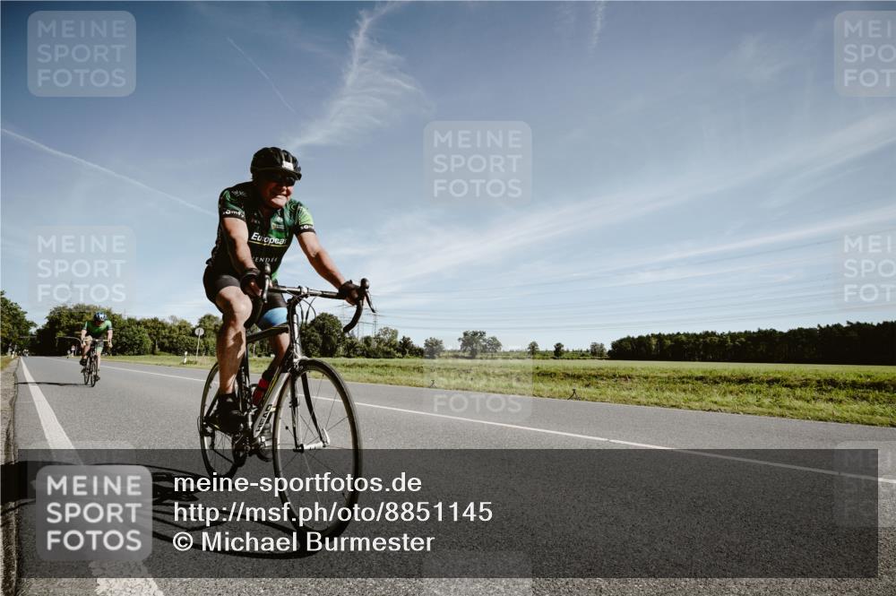 07.09.2025 - 19. Norderstedt Triathlon Michael Burmester http://msf.ph/oto/8851145 07.09.2025 11:17:09 Radfahren 152, 204, 1173 meine-sportfotos.de