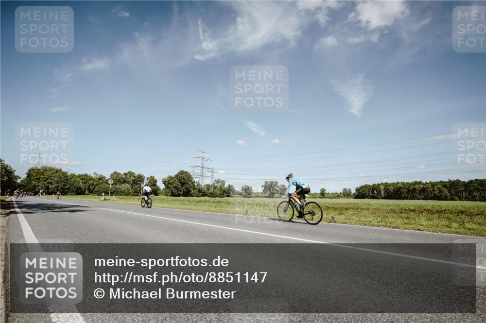 07.09.2025 - 19. Norderstedt Triathlon Michael Burmester http://msf.ph/oto/8851147 07.09.2025 14:22:25 Radfahren  meine-sportfotos.de