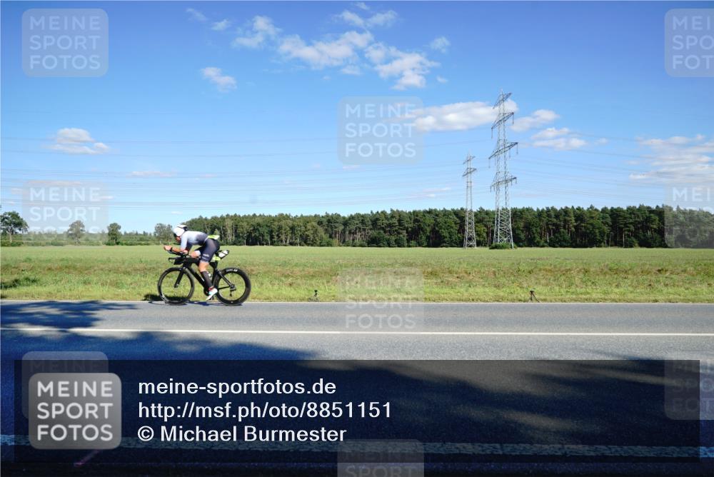 07.09.2025 - 19. Norderstedt Triathlon Michael Burmester http://msf.ph/oto/8851151 07.09.2025 15:39:16 Radfahren 522 meine-sportfotos.de